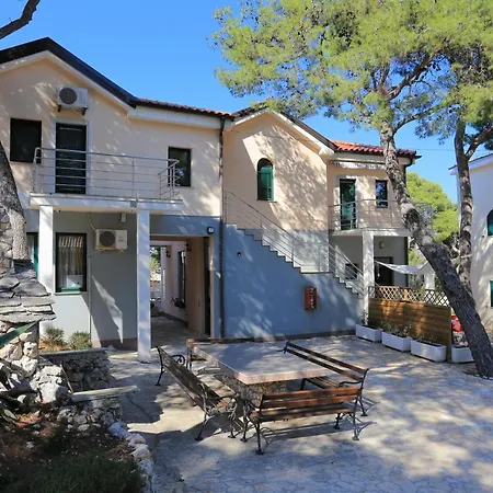 Apartments And Rooms By The Sea Rogoznica - 3266 Guest house Rogoznica (Sibenik-Knin)