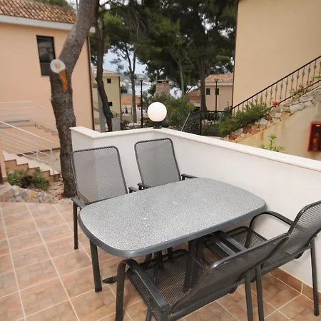 Guest house Apartments And Rooms By The Sea Rogoznica - 3266