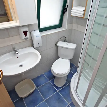 בית הארחה And By The Sea - 3266