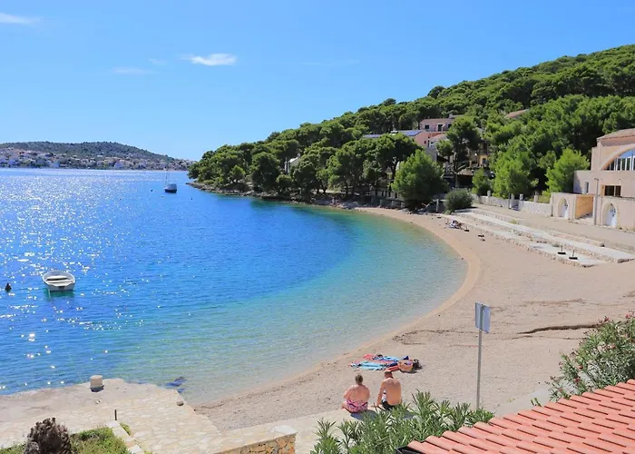 Guest house Apartments And Rooms By The Sea Rogoznica - 3266 Rogoznica (Sibenik-Knin)